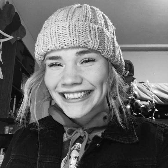 Meet your Posher, Karly - Picture 1 of 1